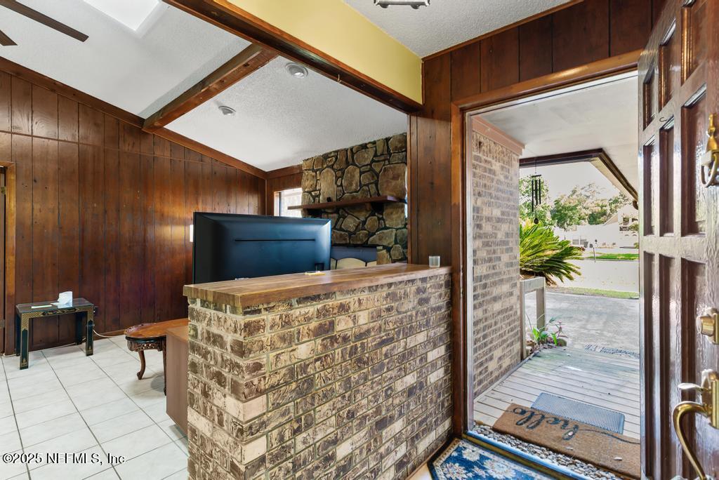 5342 Hickson Road Jacksonville, FL 32207 - Photo 4 of 19 a view of a entryway door of the house