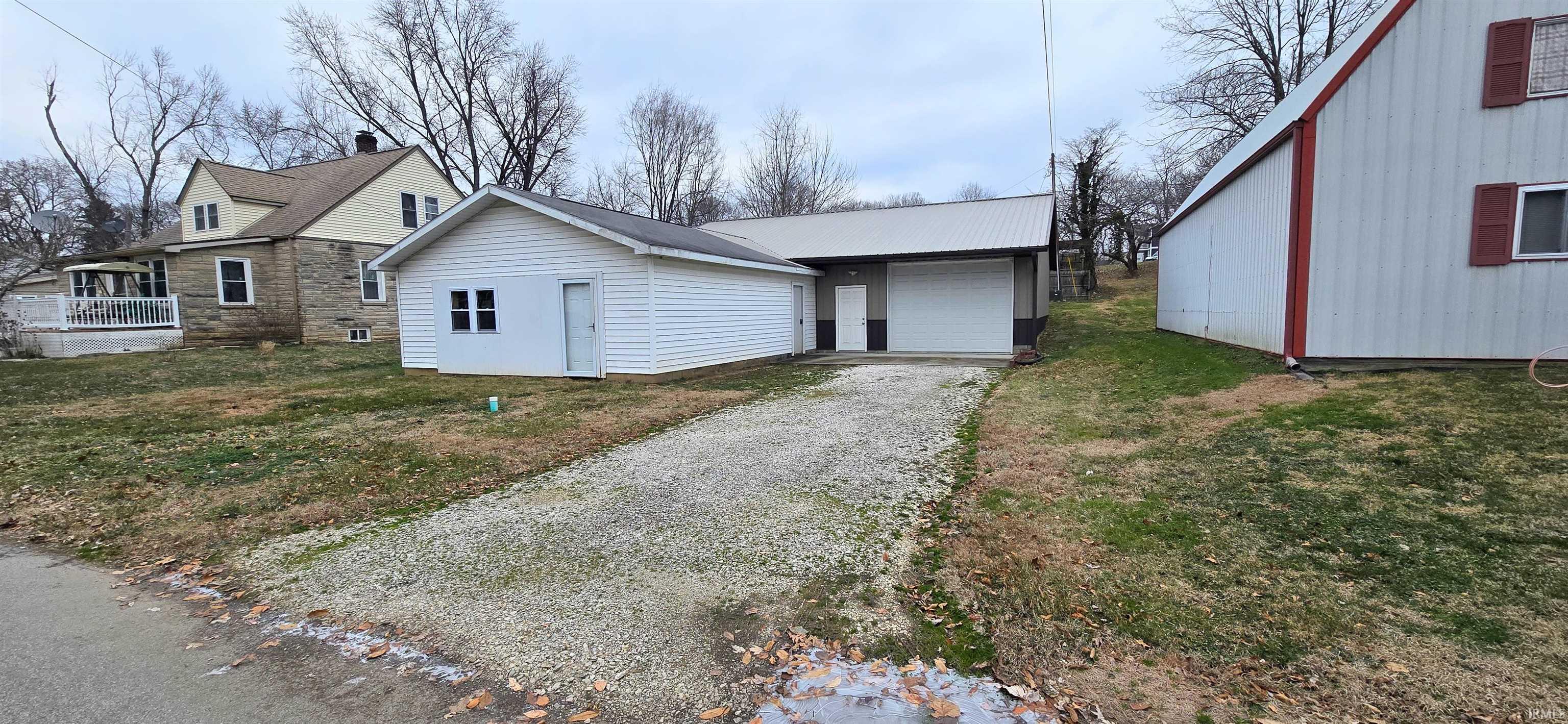 608 Northwest 2nd Street Washington, IN 47501 - Photo 5 of 23