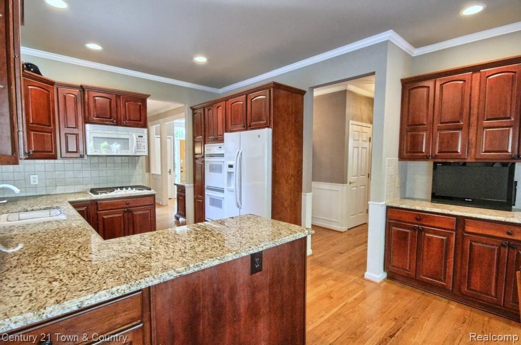 306 Drace Street Rochester, MI 48307 - Photo 5 of 30 Kitchen