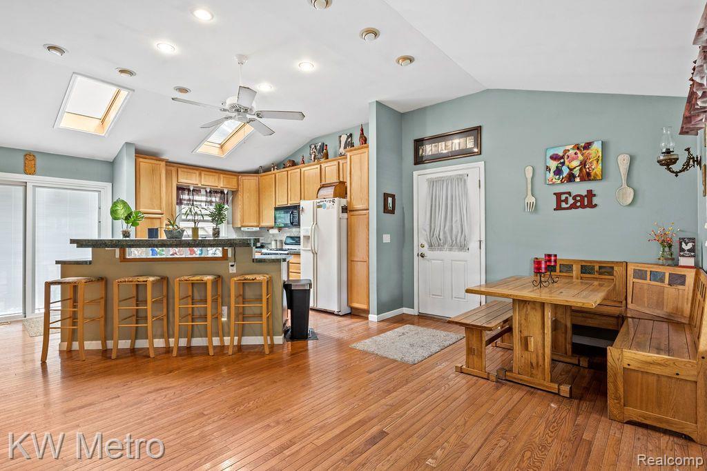 2460 Jones Road Waterford, MI 48327 - Photo 10 of 22 Gallery Image 10