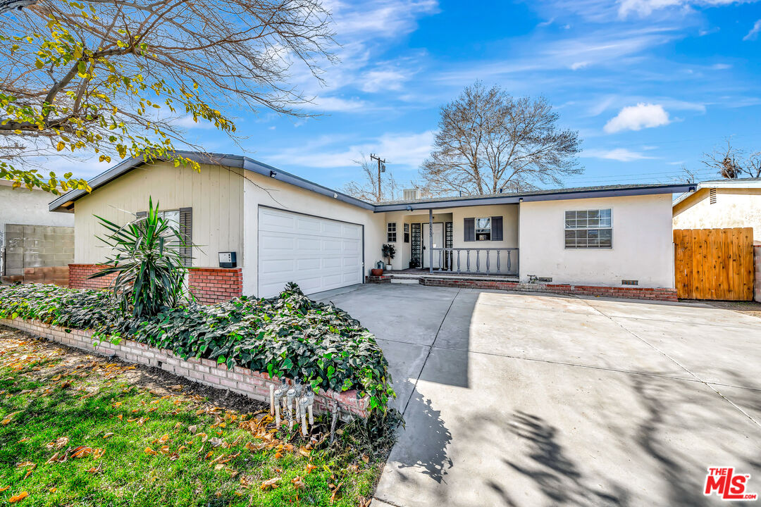 38453 3rd Street East Palmdale, CA 93550 - Photo 1 of 38