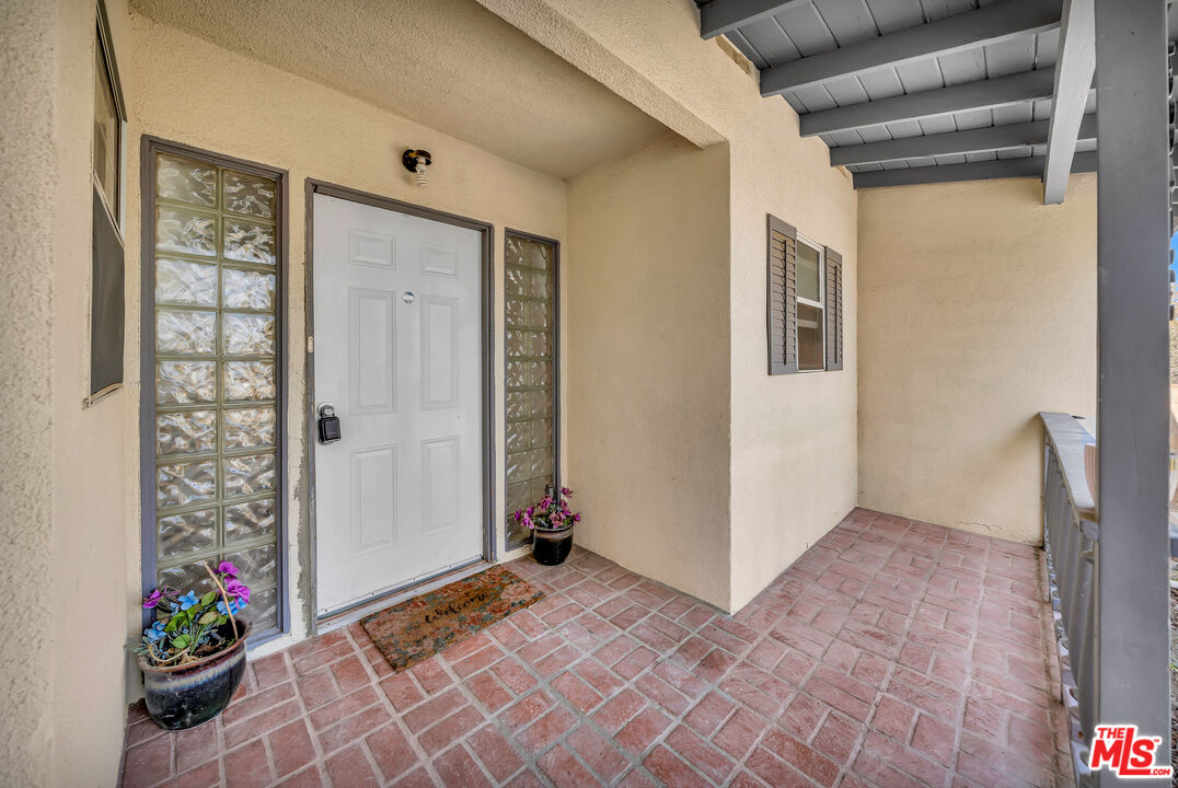38453 3rd Street East Palmdale, CA 93550 - Photo 4 of 38
