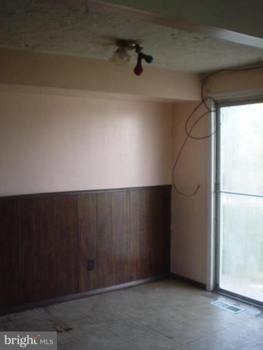 7 Coliston Road, Unit B Reisterstown, MD 21136 - Photo 4 of 13 Dining Area