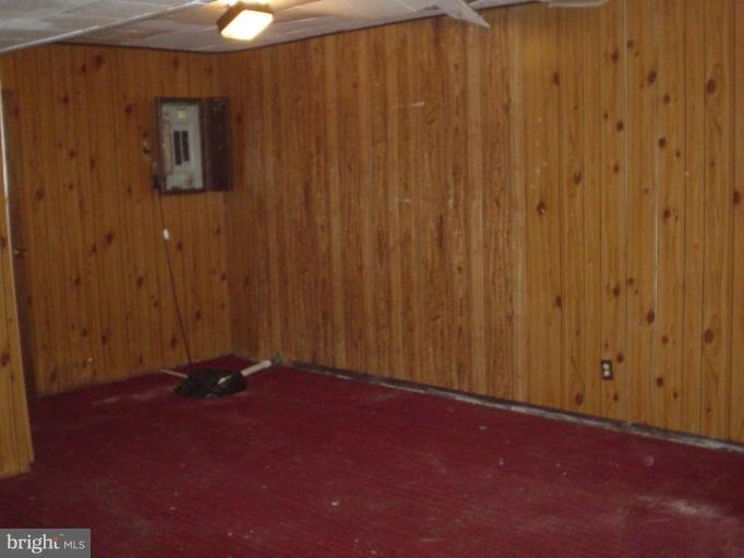 7 Coliston Road, Unit B Reisterstown, MD 21136 - Photo 9 of 13 Panelled and carpeted
