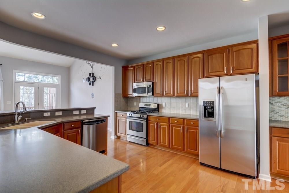 8128 Sommerwell Street Raleigh, NC 27613 - Photo 7 of 25 Gallery Image 7