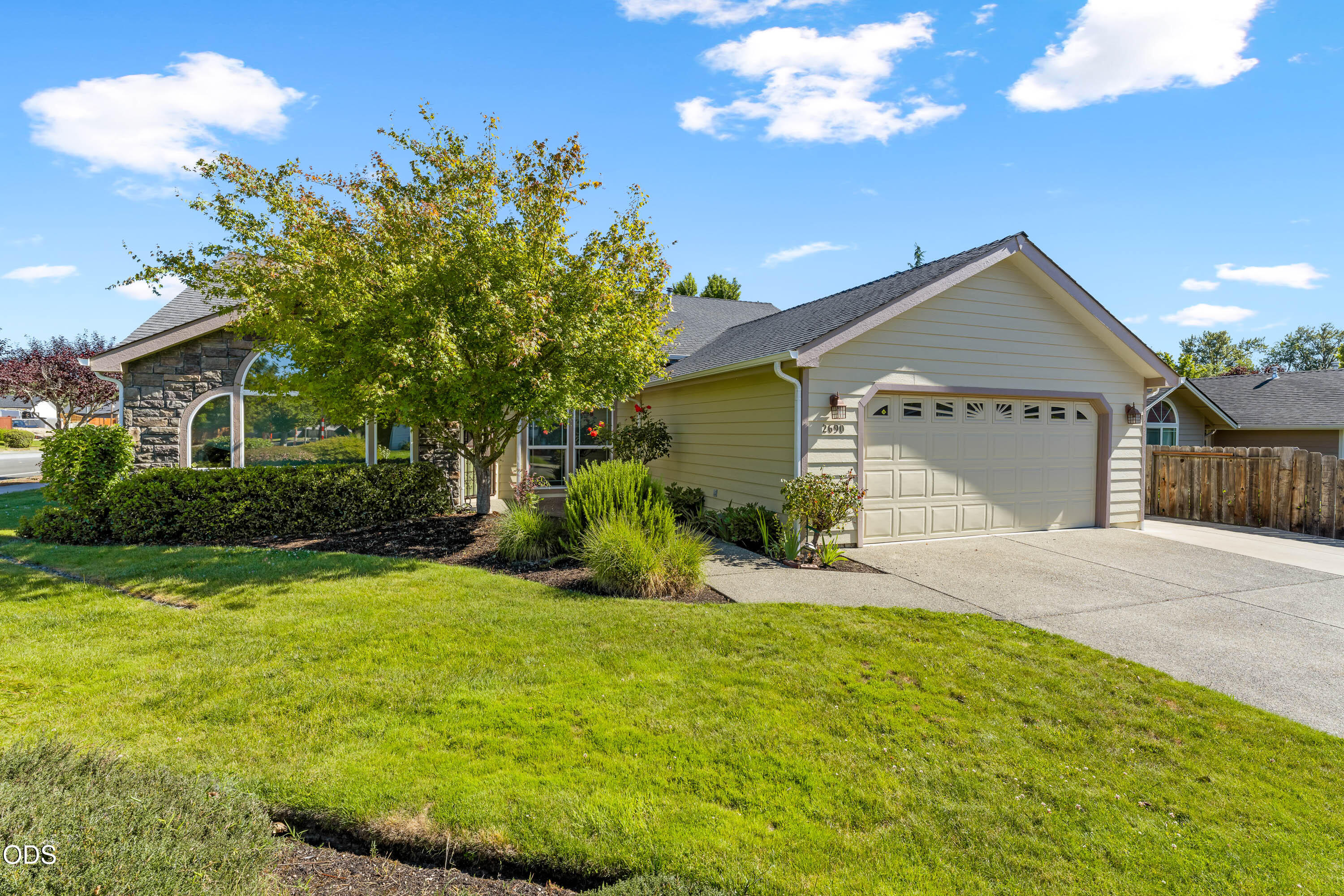 2690 Trinity Way Grants Pass, OR 97527 - Photo 1 of 30