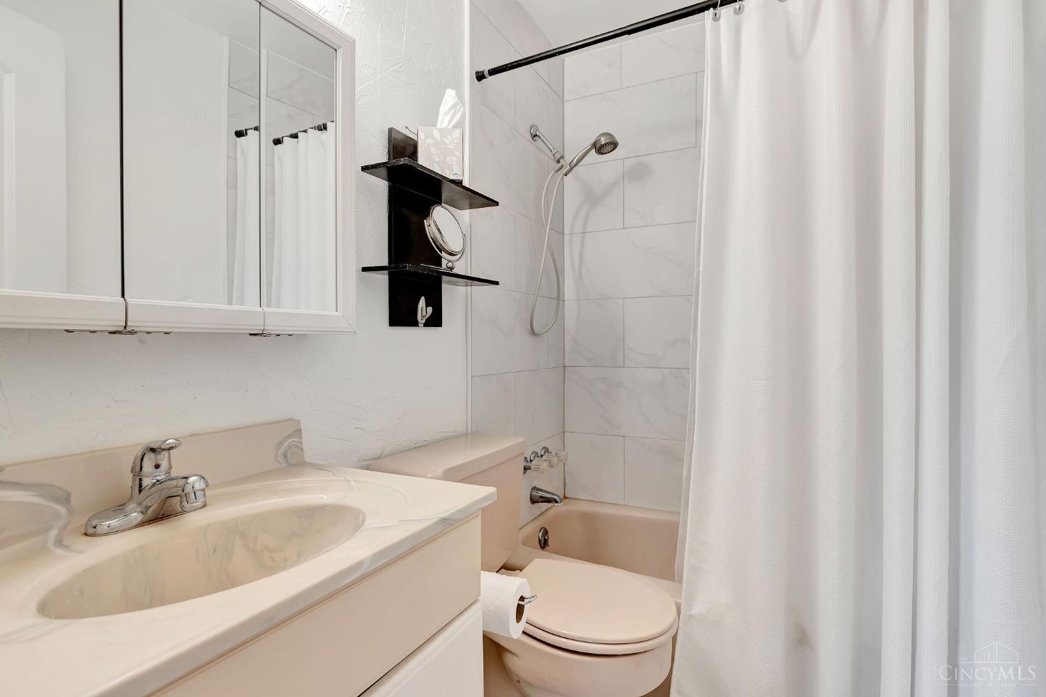 1815 William Howard Taft Road, Unit 501 Cincinnati, OH 45206 - Photo 15 of 32