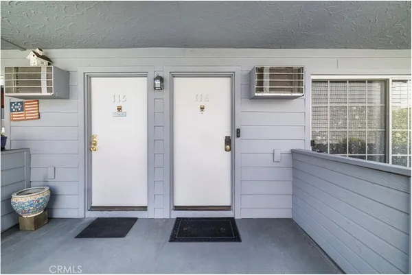 a view of empty room with a window