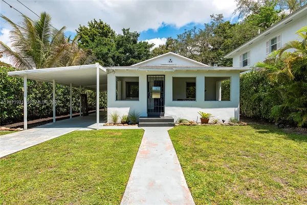 $5,200 | 3655 Oak Avenue, Unit 3655, Miami, FL 33133