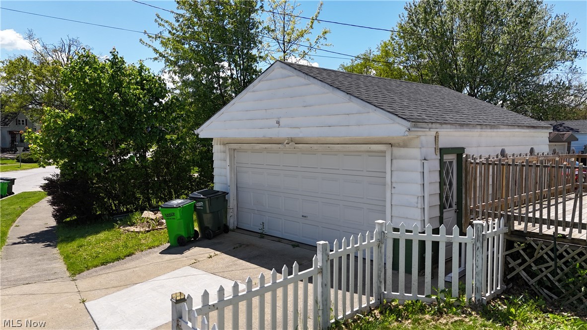 12328 Granger Road Cleveland, OH 44125 - Photo 3 of 37
