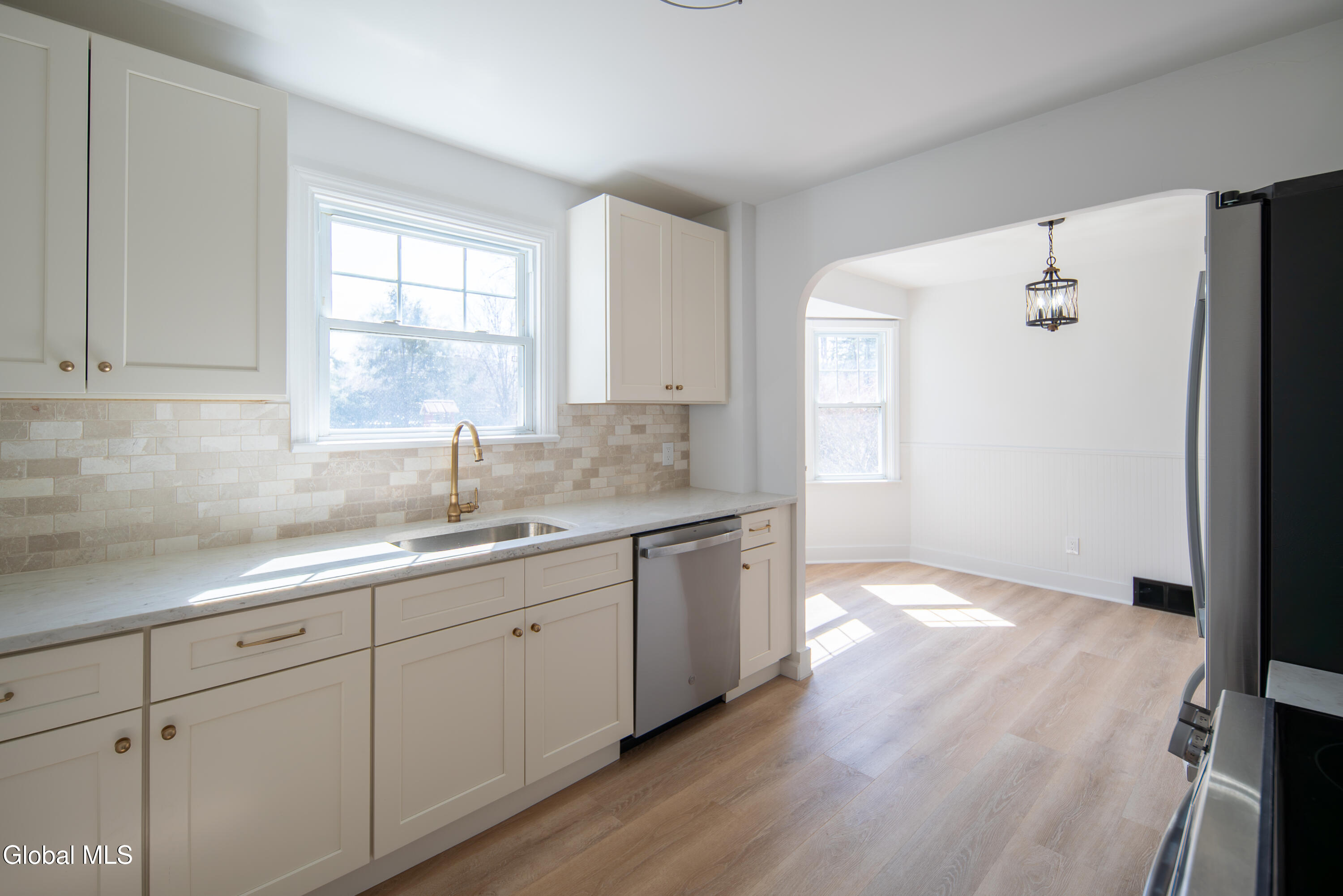 308 Kings Road Schenectady, NY 12304 - Photo 15 of 53 015