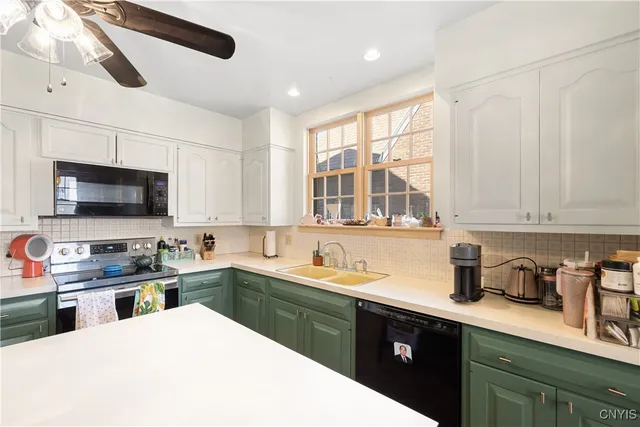 $389,900 | 514 Sedgwick Drive, Syracuse, NY 13203