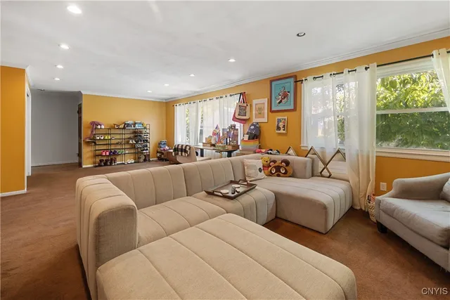 $389,900 | 514 Sedgwick Drive, Syracuse, NY 13203