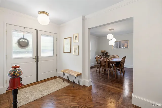 $389,900 | 514 Sedgwick Drive, Syracuse, NY 13203