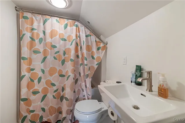 $389,900 | 514 Sedgwick Drive, Syracuse, NY 13203