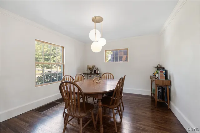 $389,900 | 514 Sedgwick Drive, Syracuse, NY 13203