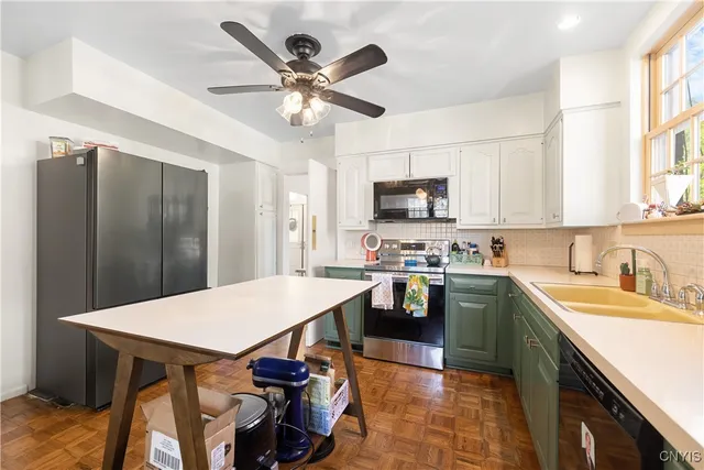 $389,900 | 514 Sedgwick Drive, Syracuse, NY 13203