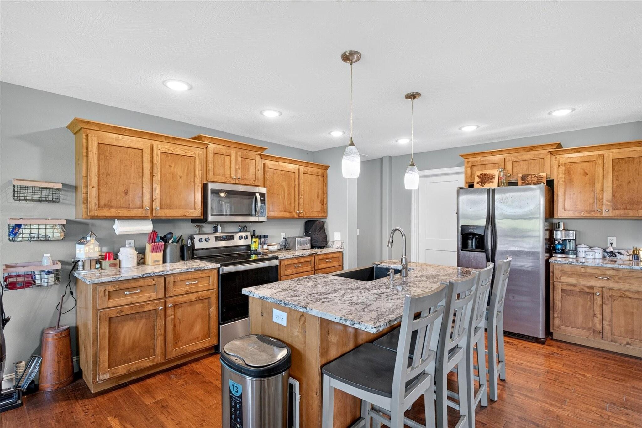 206 Maria Road Clever, MO 65631 - Photo 4 of 33 14-13