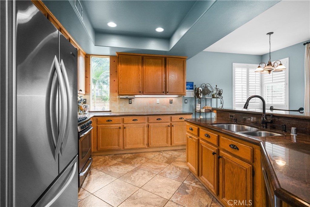 1575 River Wood Court Simi Valley, CA 93063 - Photo 16 of 44