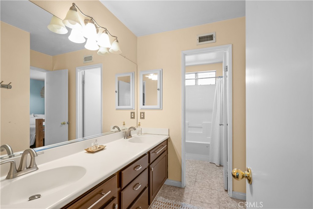 1575 River Wood Court Simi Valley, CA 93063 - Photo 30 of 44