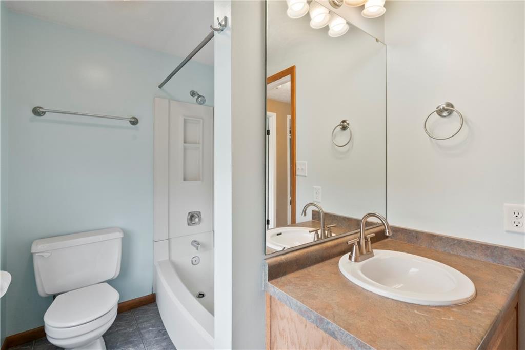 8961 Barnes Lake Road Irwin, PA 15642 - Photo 26 of 37 2nd floor full bath