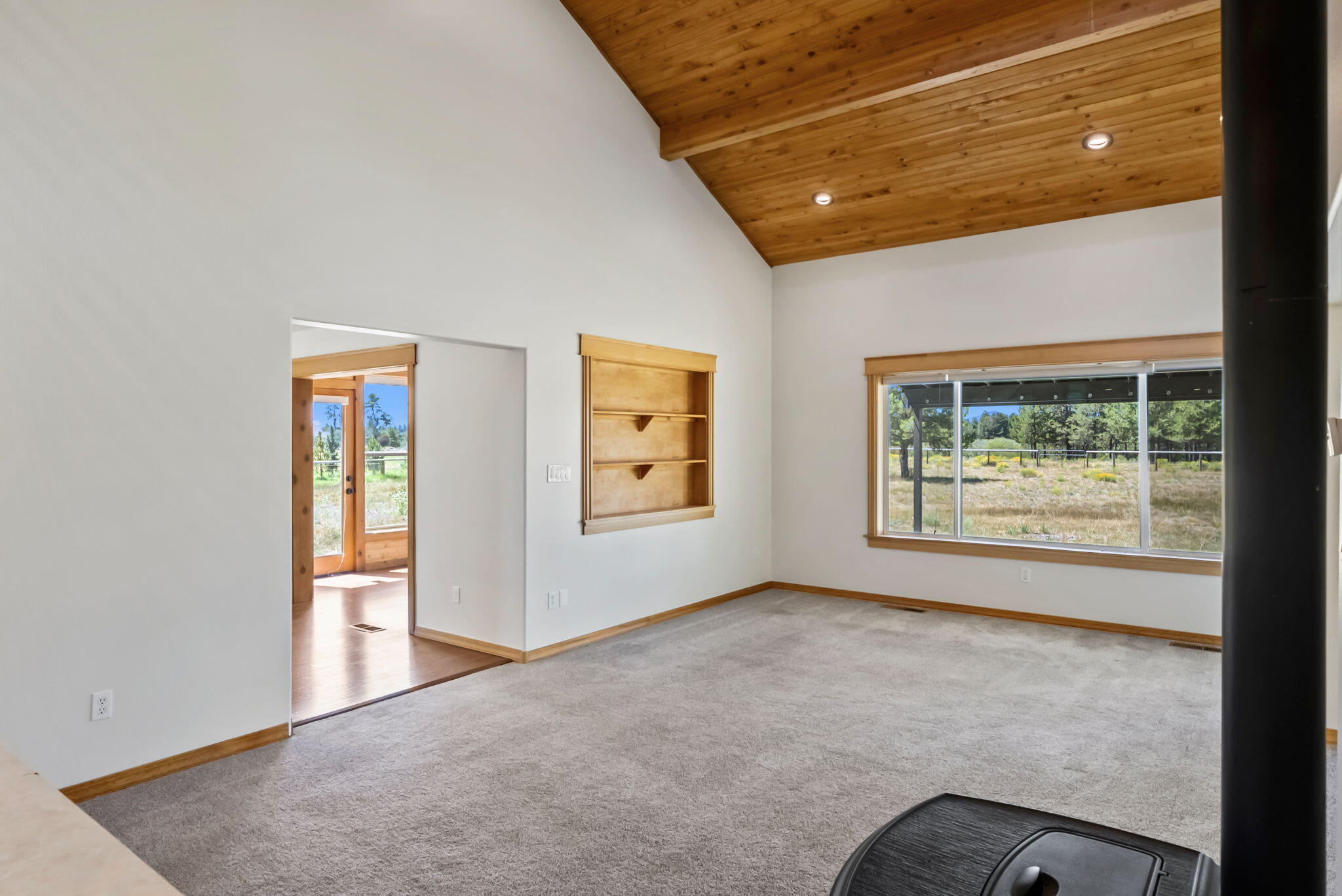 55563 Huntington Road Bend, OR 97707 - Photo 11 of 42 6-web-or-mls-DSC00949-HDR copy