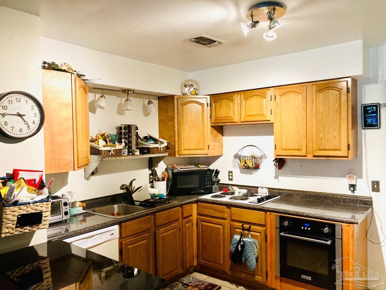 7150 Plantation Road, Unit 211 Pensacola, FL 32504 - Photo 9 of 12 Gallery Image 9