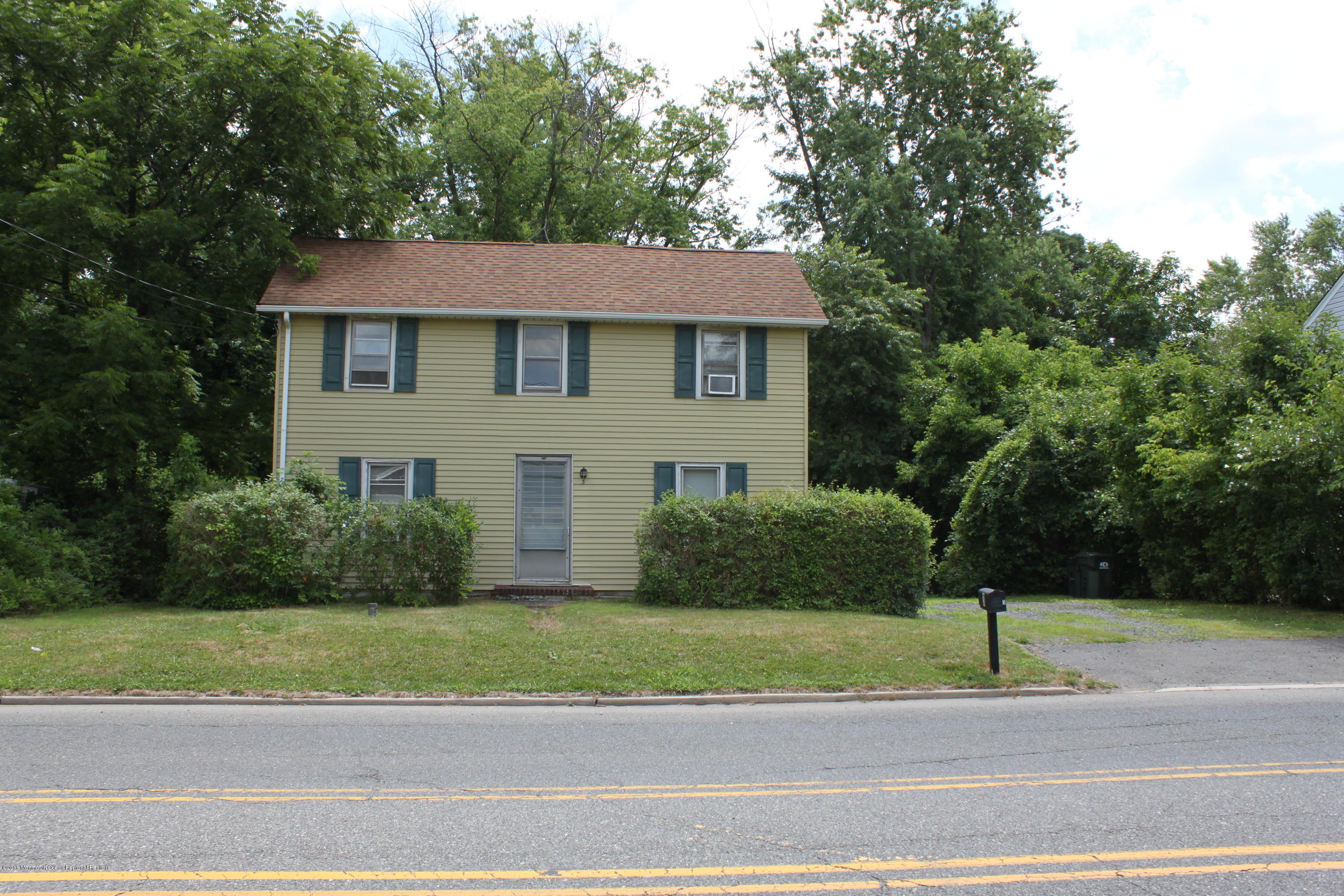 3 Five Points Road Freehold, NJ 07728 - Photo 2 of 13 IMG_0815