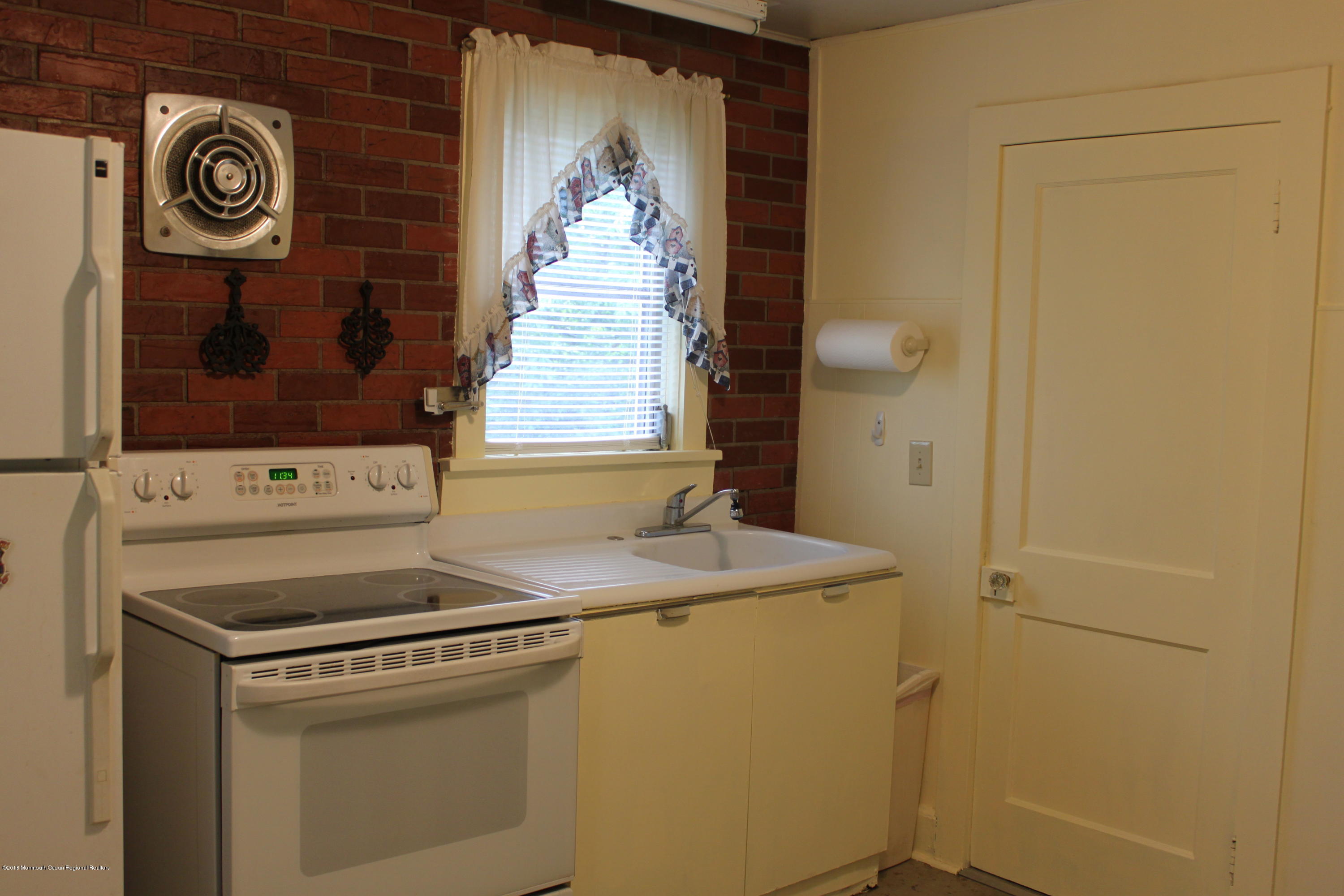 3 Five Points Road Freehold, NJ 07728 - Photo 5 of 13 IMG_0773