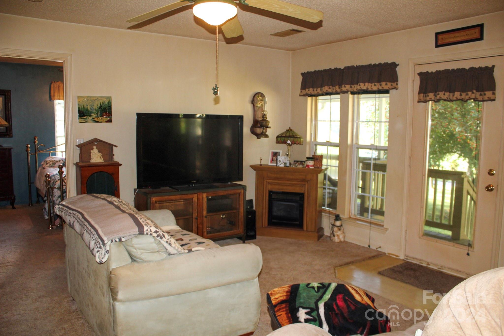 63 Wheatfield Road Franklin, NC 28734 - Photo 25 of 39 Gallery Image 25