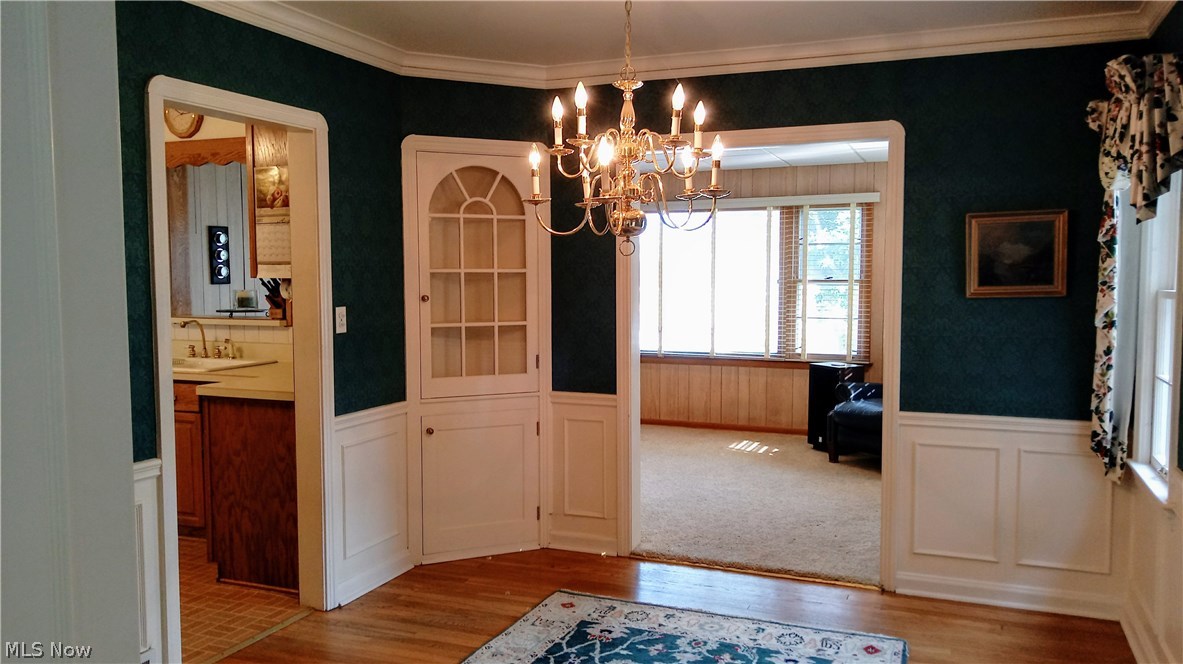 4181 Bushnell Road University Heights, OH 44118 - Photo 8 of 22 Dining room access to kitchen and family room.