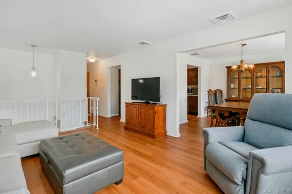 $739,000 | 35 Lenox Avenue, Pleasantville, NY 10570