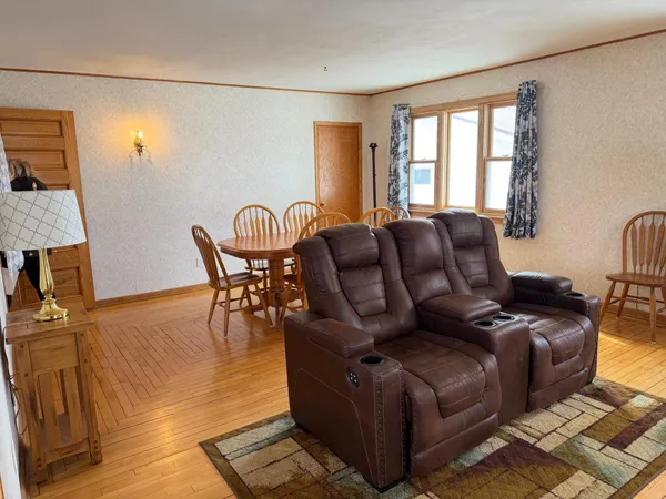 $249,900 | 811 East Division Street, Elbow Lake, MN 56531