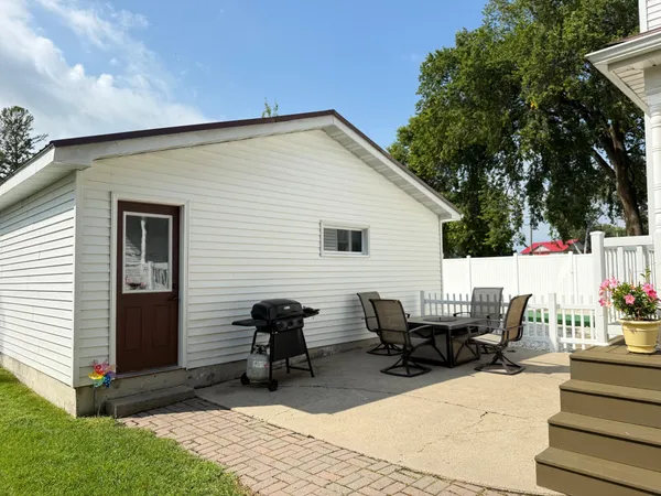 $249,900 | 811 East Division Street, Elbow Lake, MN 56531