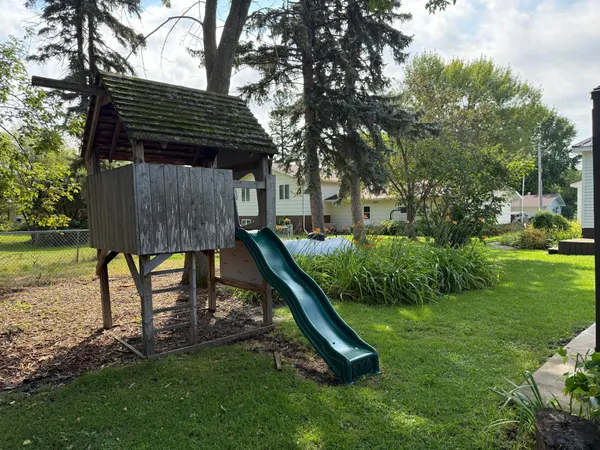 $249,900 | 811 East Division Street, Elbow Lake, MN 56531