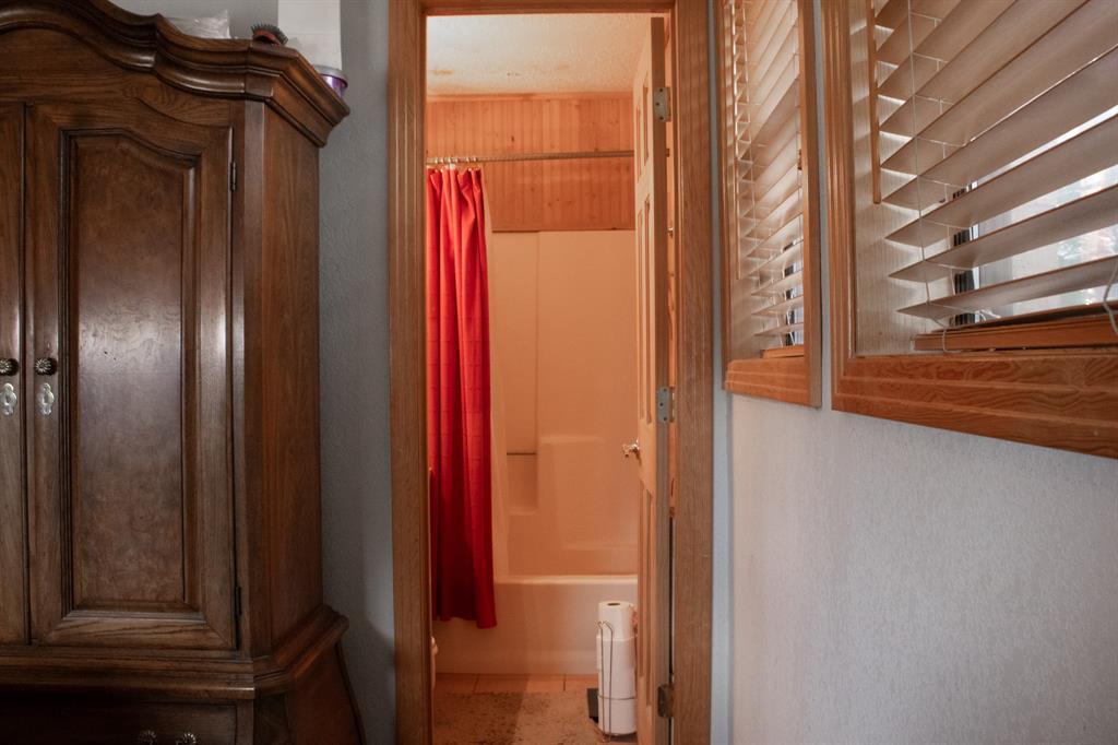 140 Baize Road Abilene, TX 79602 - Photo 24 of 37 Full bathroom with shower / tub combo