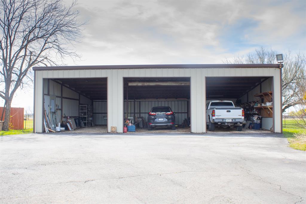 140 Baize Road Abilene, TX 79602 - Photo 28 of 37 View of garage