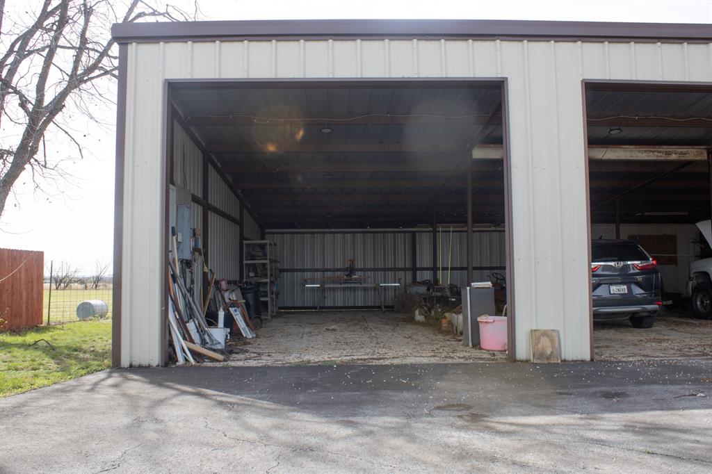 140 Baize Road Abilene, TX 79602 - Photo 29 of 37 View of garage