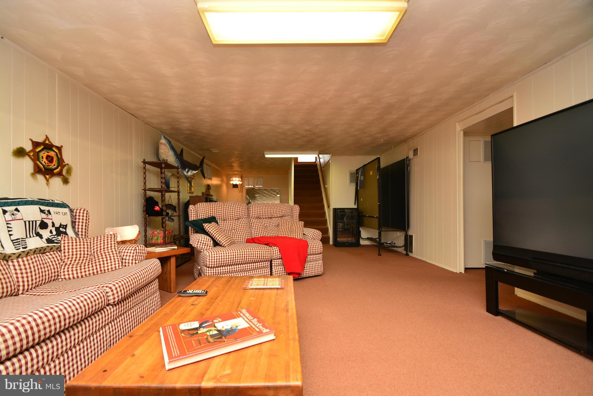 2311 Holyoke Road Baltimore, MD 21237 - Photo 13 of 30 Family Room