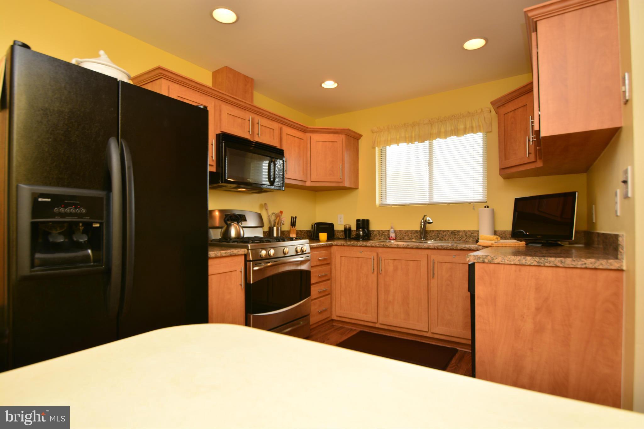 2311 Holyoke Road Baltimore, MD 21237 - Photo 18 of 30 Kitchen