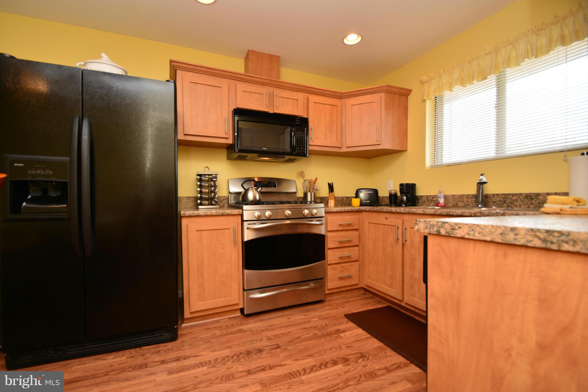 2311 Holyoke Road Baltimore, MD 21237 - Photo 19 of 30 Kitchen