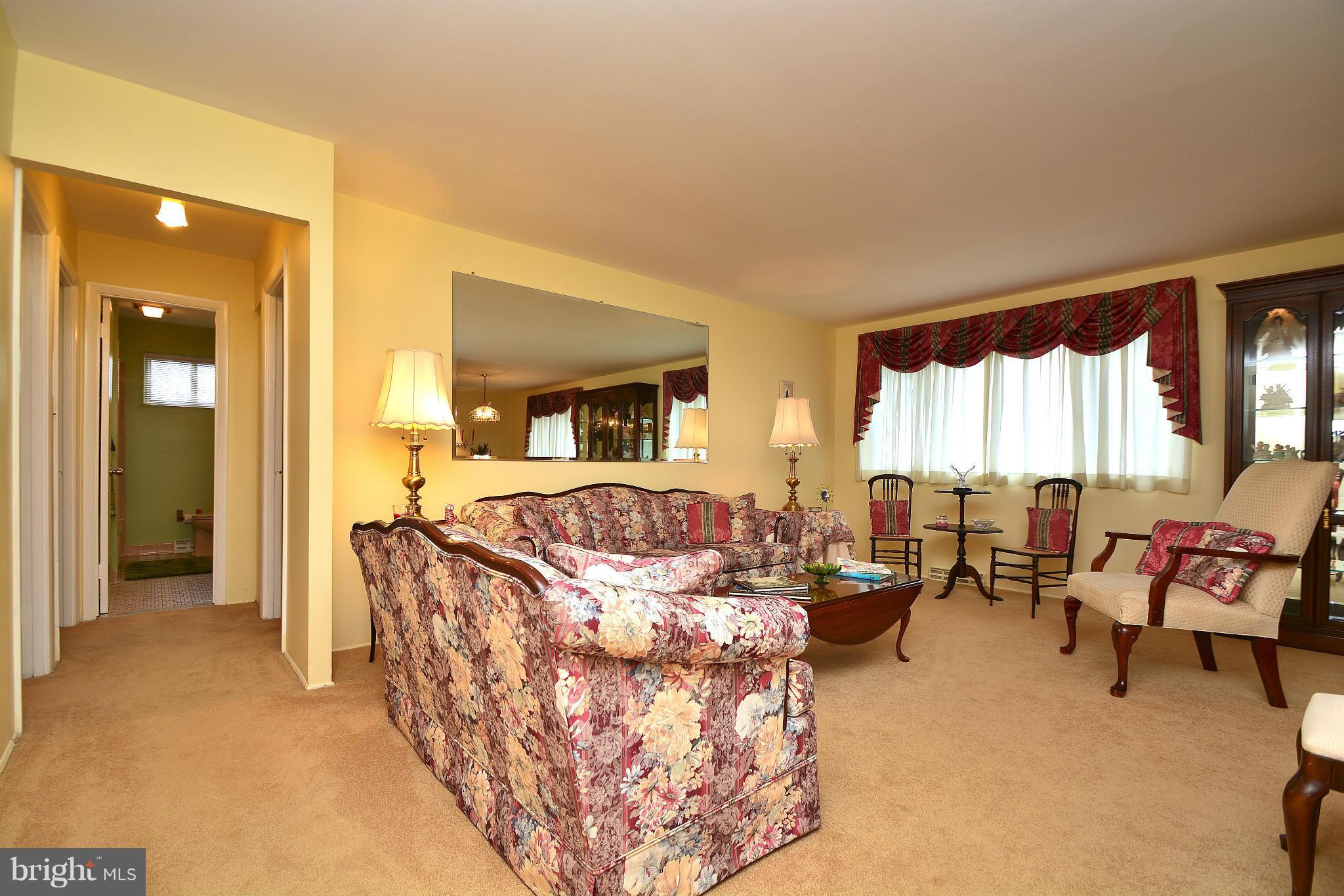 2311 Holyoke Road Baltimore, MD 21237 - Photo 22 of 30 Living Room