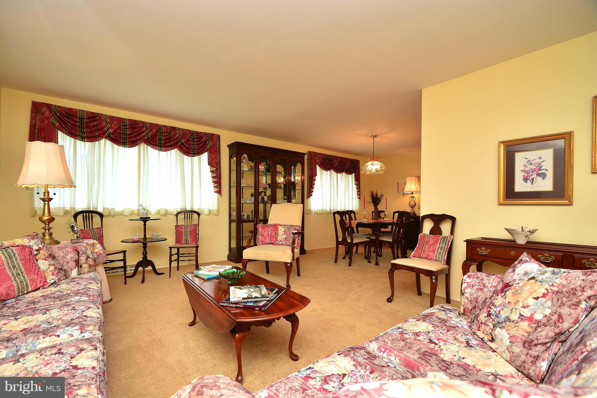 2311 Holyoke Road Baltimore, MD 21237 - Photo 25 of 30 Living Room