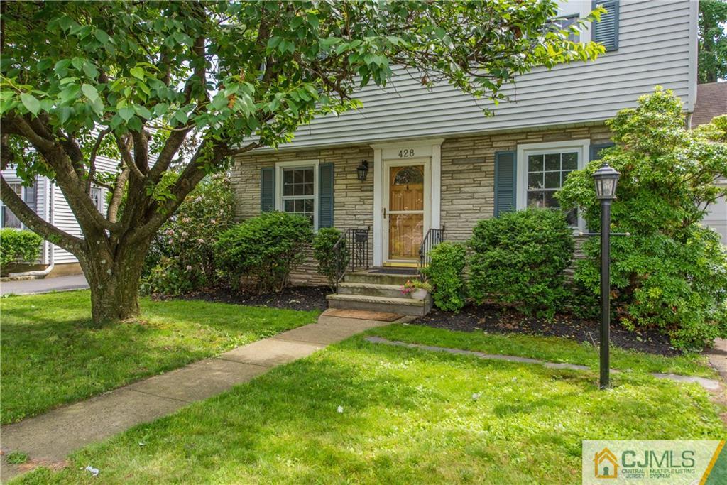 428 Stratford Road Union, NJ 07083 - Photo 2 of 25 Gallery Image 2