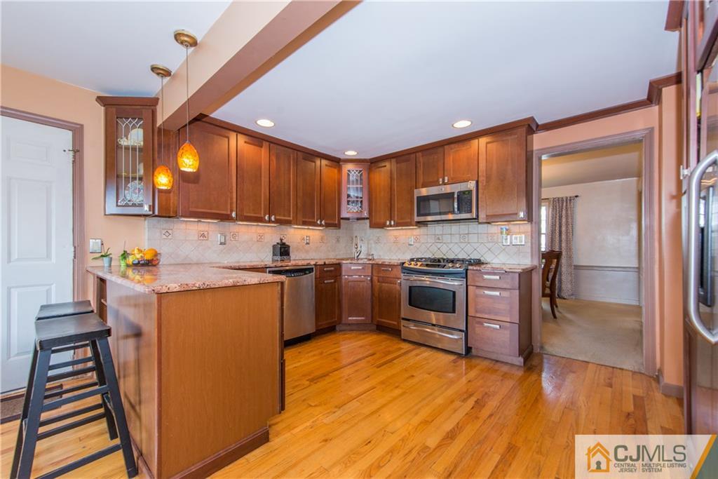 428 Stratford Road Union, NJ 07083 - Photo 11 of 25 Gallery Image 11