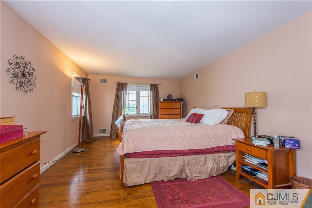 428 Stratford Road Union, NJ 07083 - Photo 18 of 25 Gallery Image 18