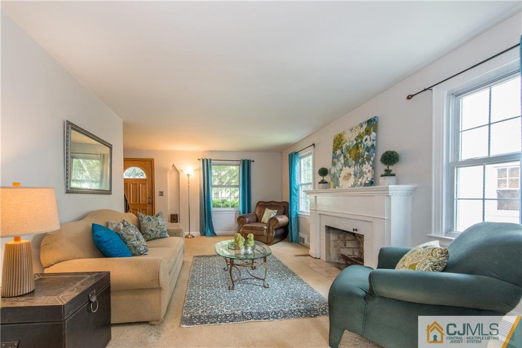 428 Stratford Road Union, NJ 07083 - Photo 5 of 25 Gallery Image 5