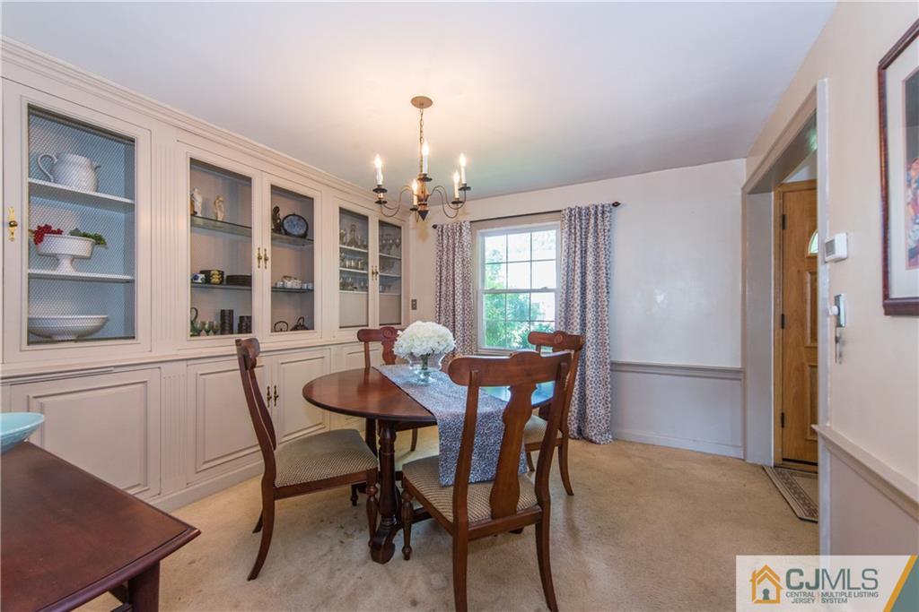 428 Stratford Road Union, NJ 07083 - Photo 8 of 25 Gallery Image 8