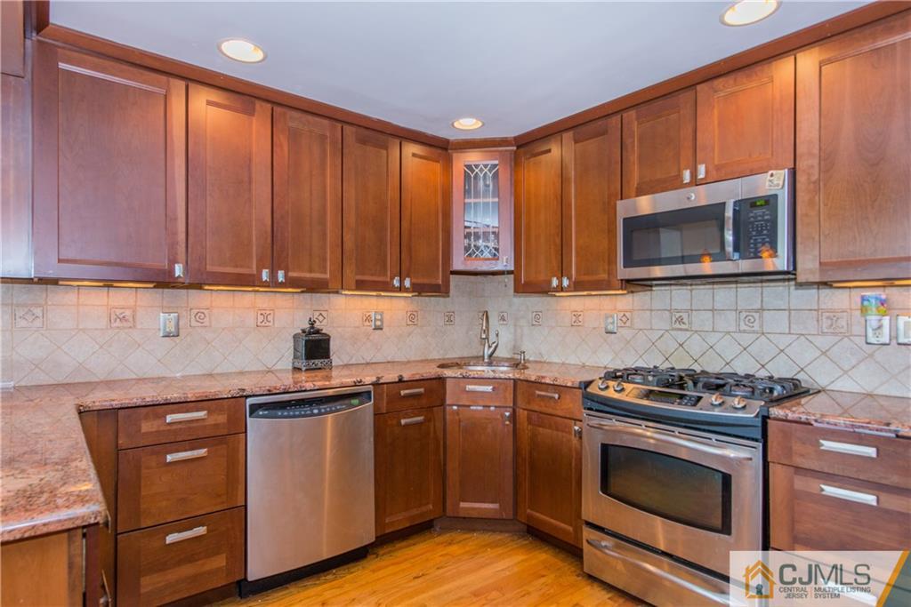 428 Stratford Road Union, NJ 07083 - Photo 9 of 25 Gallery Image 9