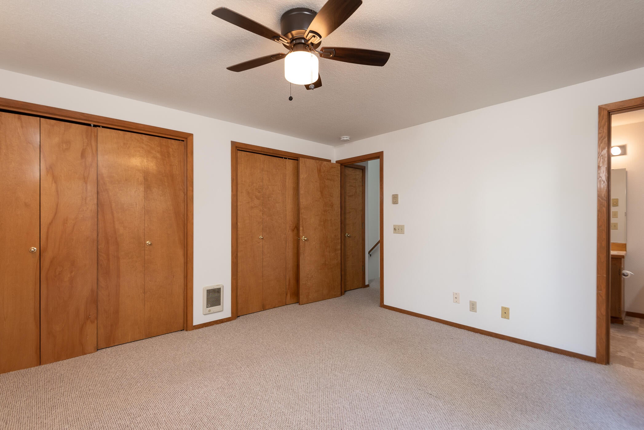 1050 Northeast Butler Market Road, Unit 56 Bend, OR 97701 - Photo 11 of 23 Primary Bedroom #1